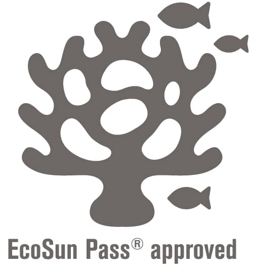 Imagem do selo da certificação EcoSun Pass, que avalia o impacto dos filtros solares no meio ambiente.